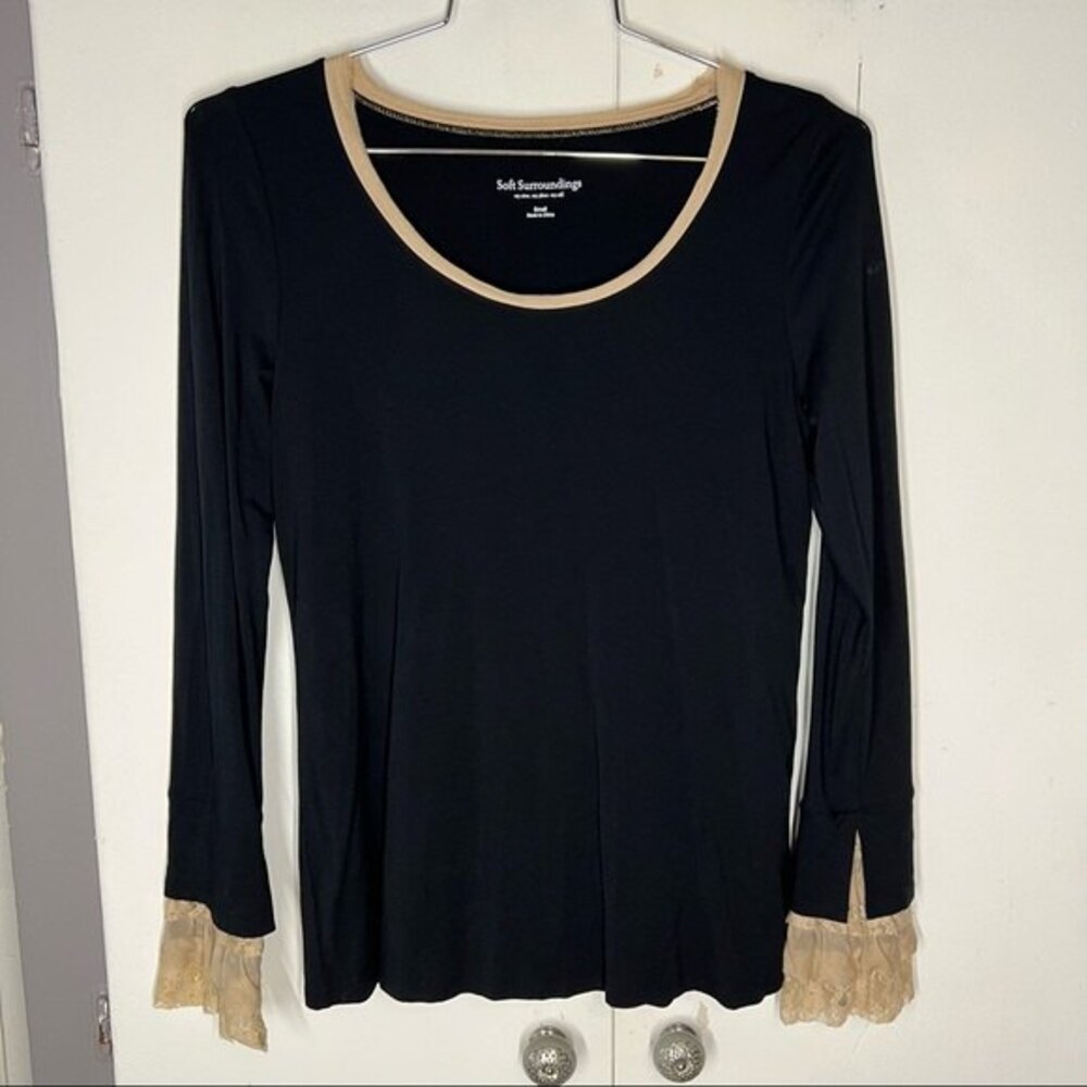 Soft surroundings black stretchy long-sleeve lace cuffs size small